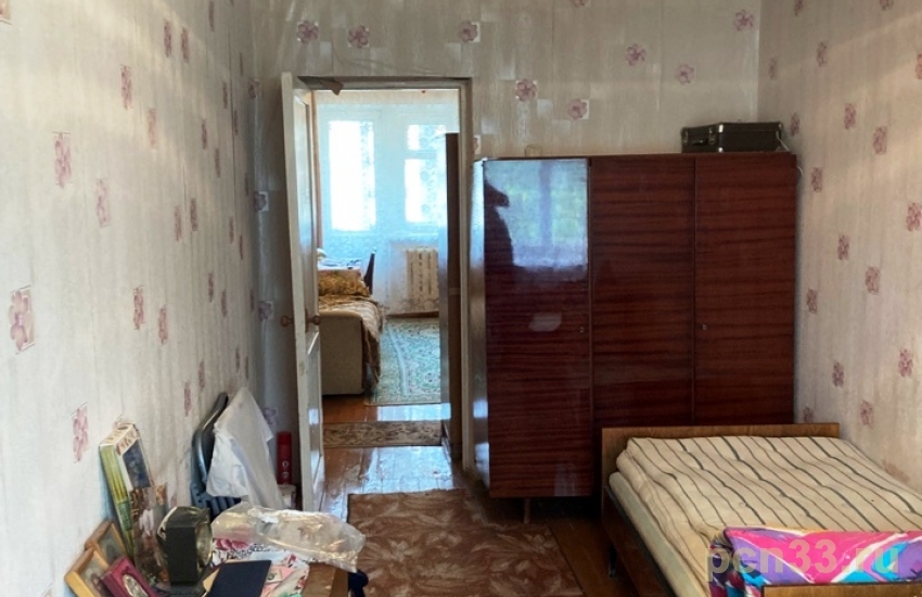 Продаю двухкомнатную в центре