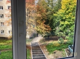 Продаю двухкомнатную в центре